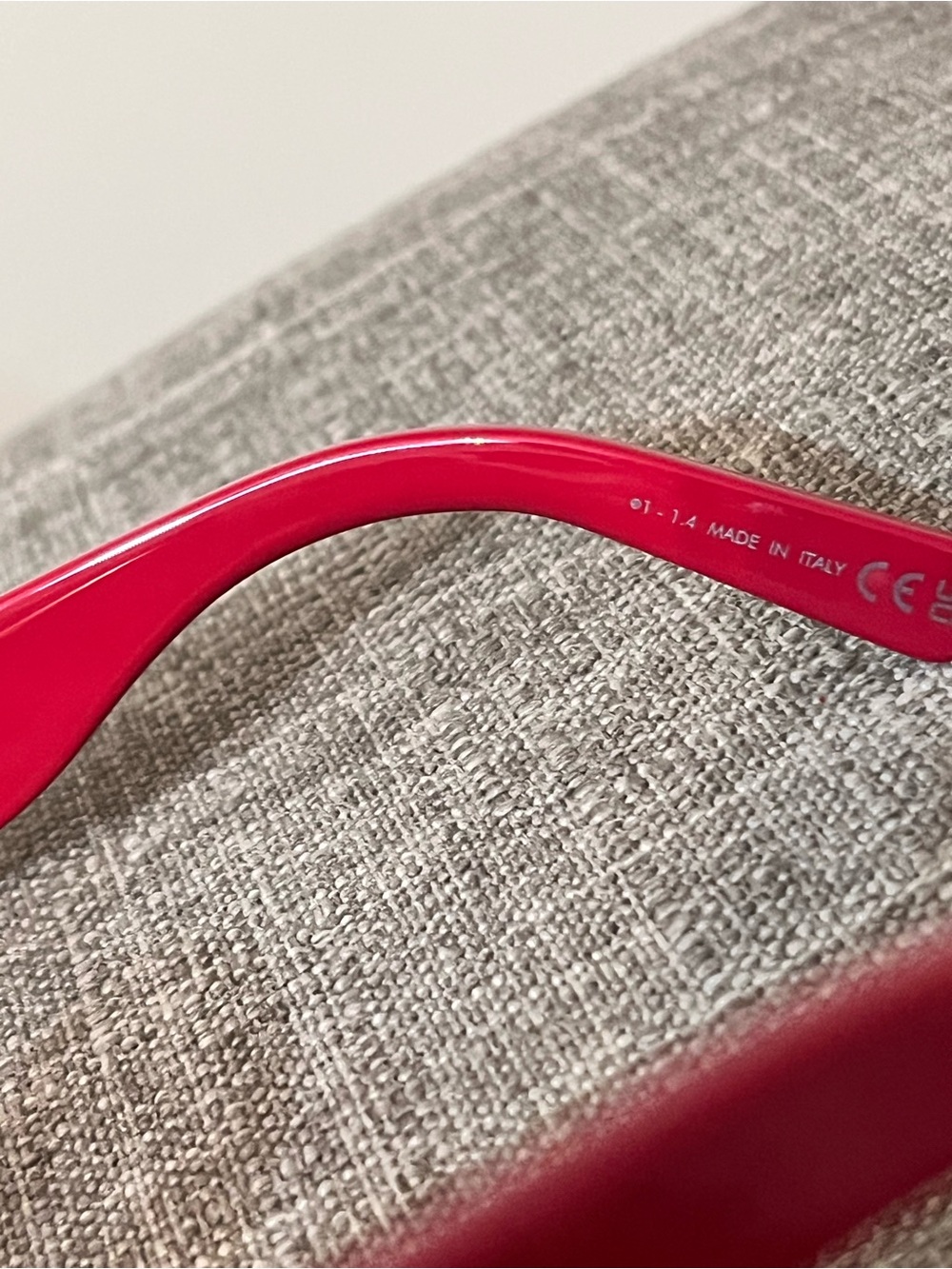 Dior Red Cat-Eye Sunglasses with Dark Lenses - Picture 6 of 7